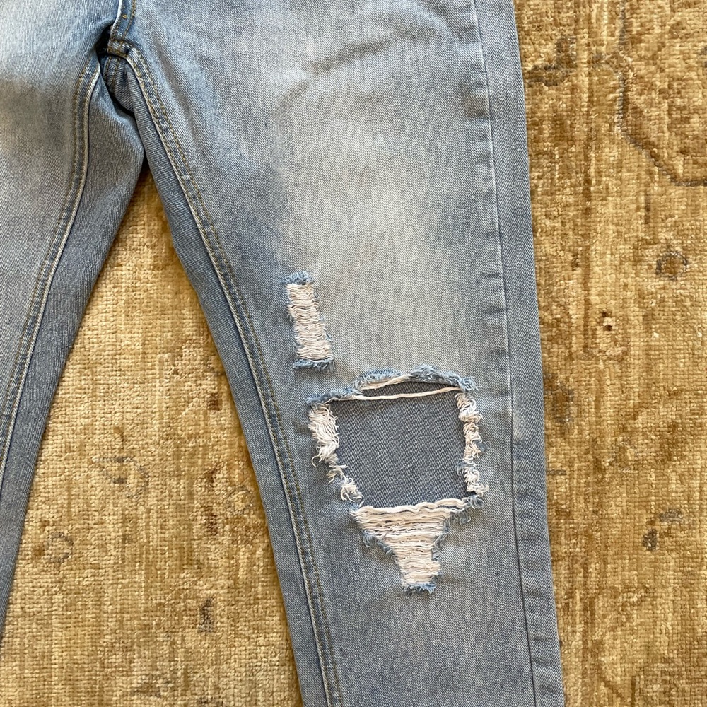 XS Fun distressed high waisted jeans.  Wide leg tapered. - Picture 3 of 13